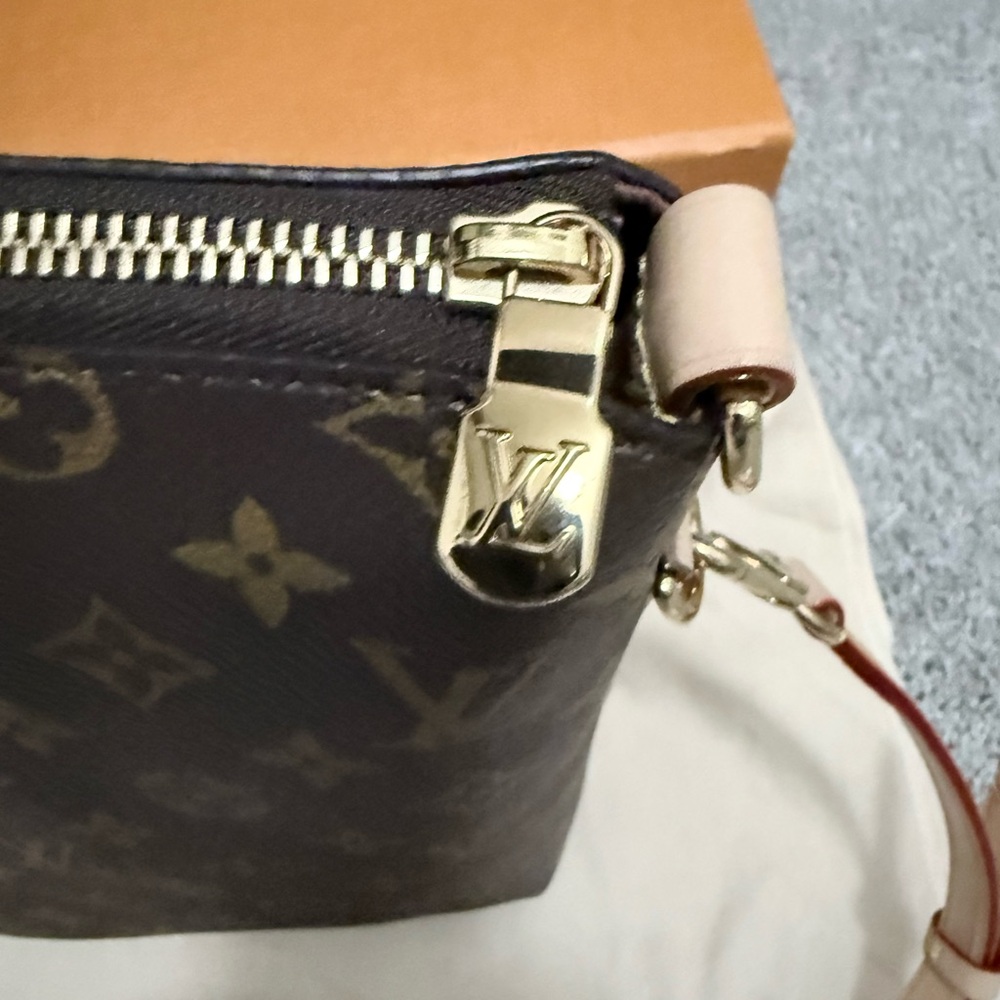 Louis Vuitton Multipass - Picture 7 of 13